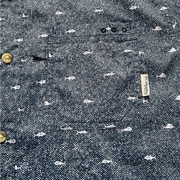 Columbia Men’s Blue Short Sleeve Polo with Subtle White Fish Pattern Size Large - Picture 5 of 8